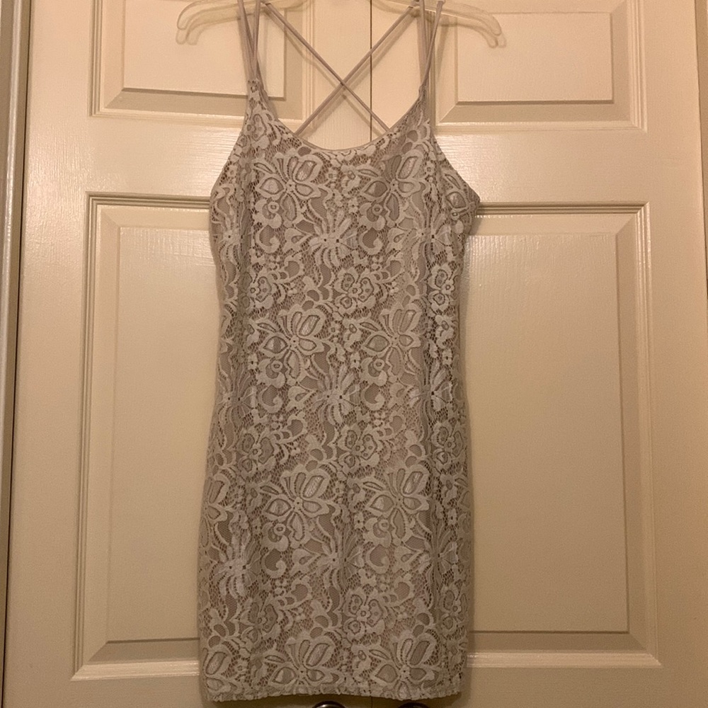 Beautiful and Summery Lacy Cream Dress size XL